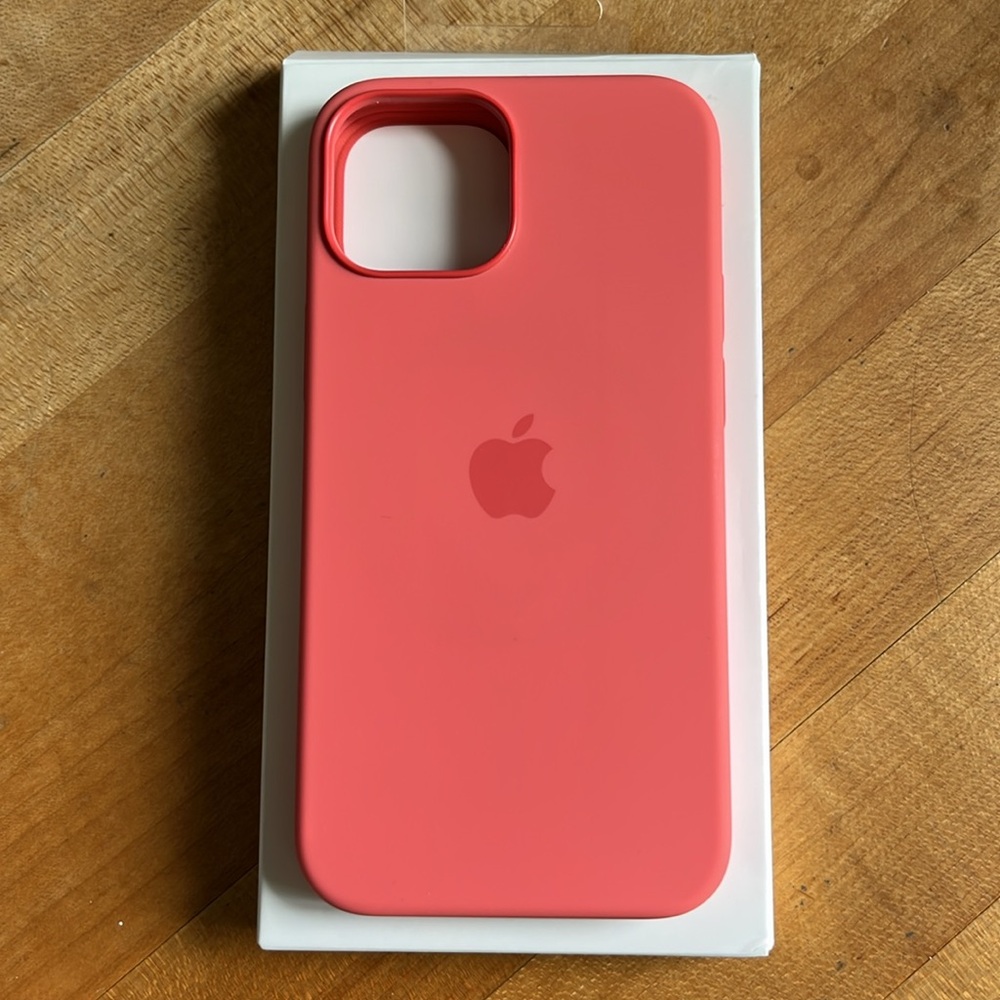 Apple iPhone 13 Mini Silicone Case With MagSafe - Coral